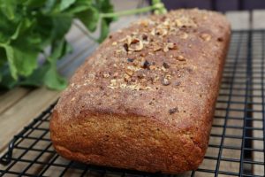 Hjemmebagt nødderugbrød