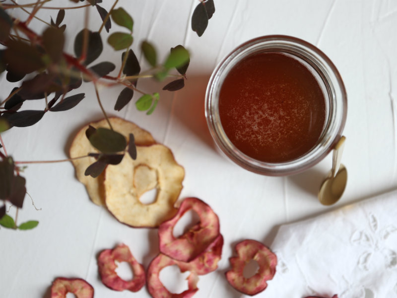 Hjemmelavet æblesirup med vanilje