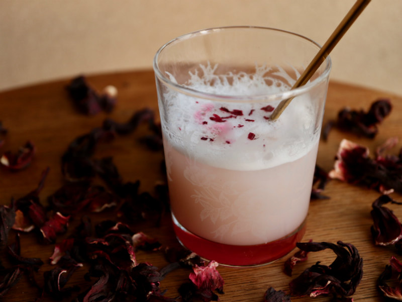 Hibiscus gin sour