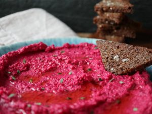 Hjemmelavet rødbedehummus