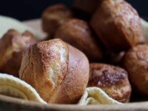 Pop overs er en mellemting mellem vandbakkelser og pandekager