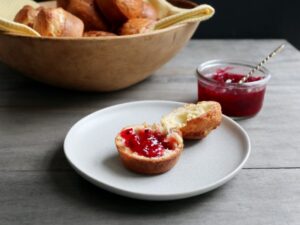 Pop overs med syltetøj