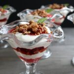 Stikkelsbærtrifli med crumble