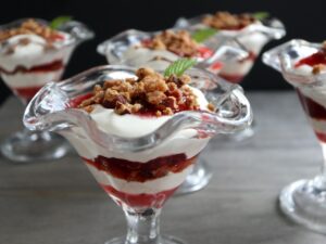Stikkelsbærtrifli med crumble
