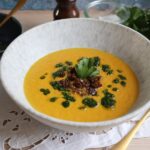 Gulerodssuppe med persilleolie