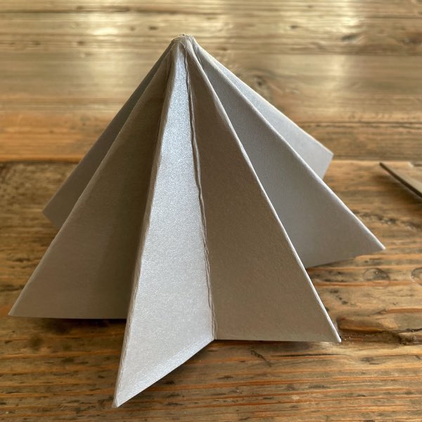 Origamijuletræ - step 9