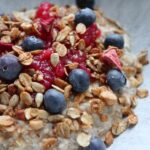 Morgengrød med æblemos og granola