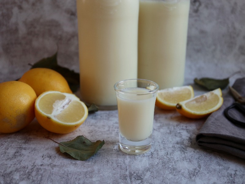 Cremet citronlikør – italiensk crema di limoncello