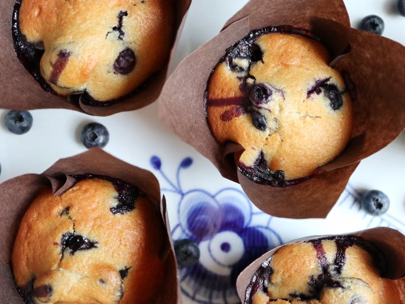 Muffins med vaniljesmag og blåbær
