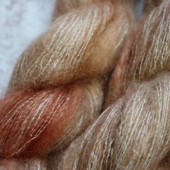 Håndfarvet silk mohair vinterglød