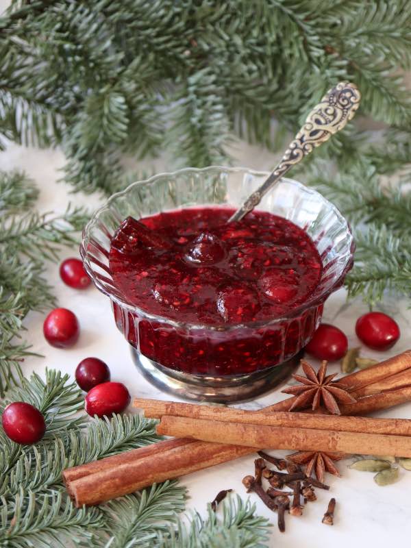 Hjemmelavet rød marmelade med julekrydderier